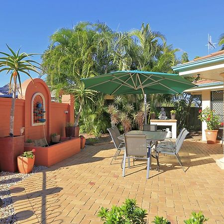 Golden Cane Bed & Breakfast Bargara Εξωτερικό φωτογραφία