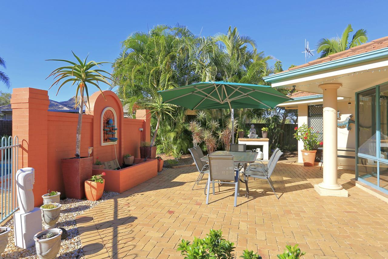 Golden Cane Bed & Breakfast Bargara Εξωτερικό φωτογραφία
